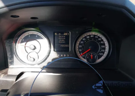 2017 Ram 1500 Slt 4X4 5'7 Box z USA, uszkodzony, nr VIN 1C6RR7LT2HS684942